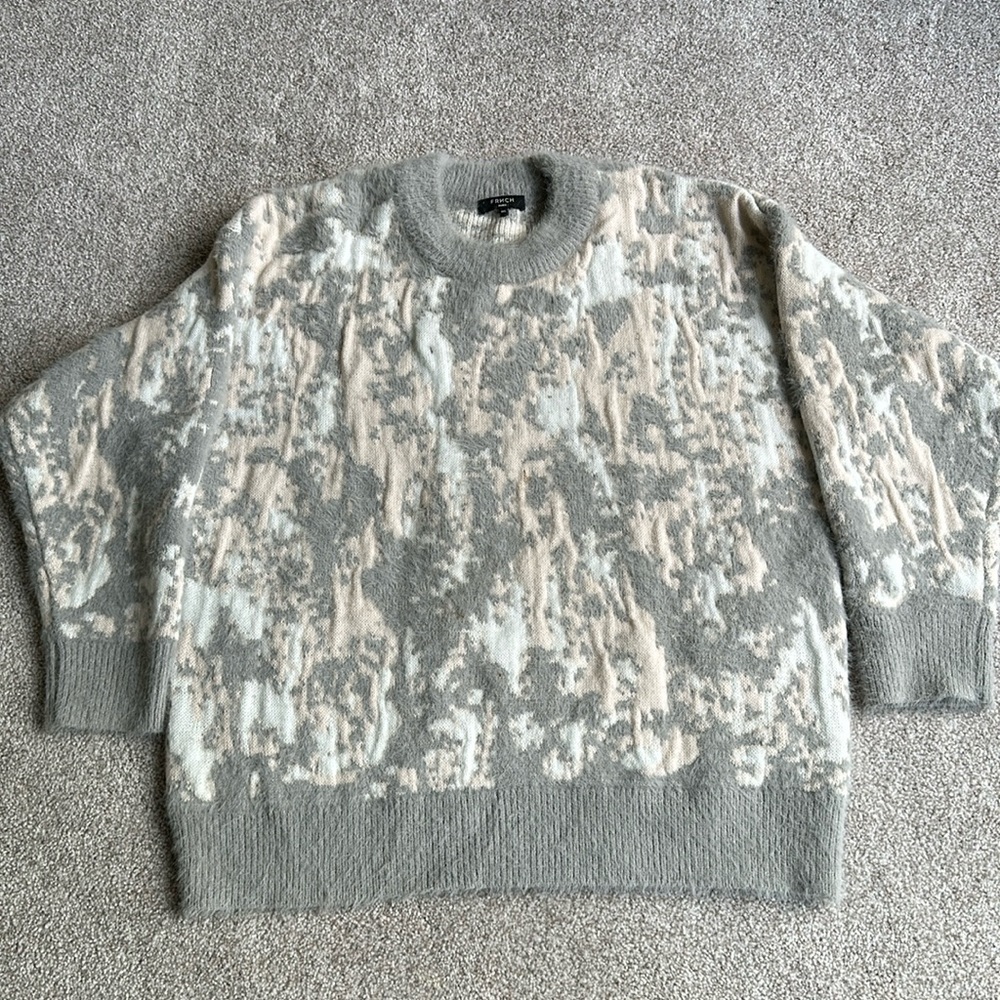 Frnch women’s sweater. M/L. Grey, pink & white